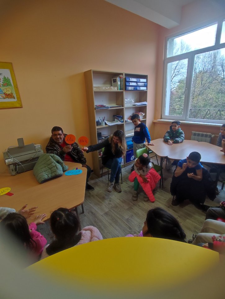 Първокласниците в света на книгите