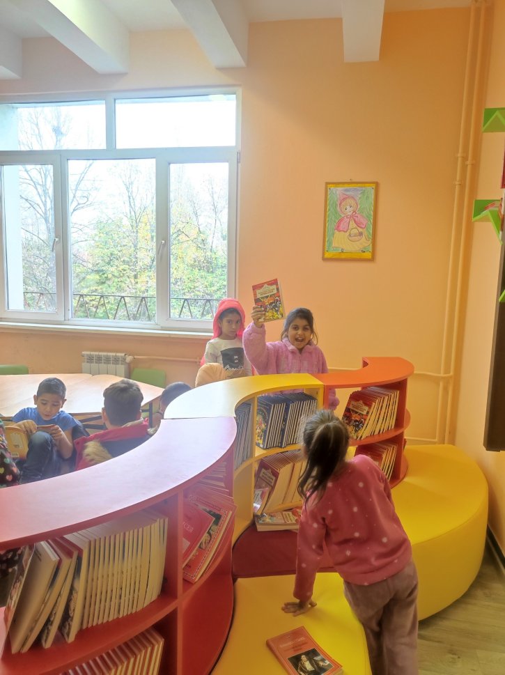 Първокласниците в света на книгите