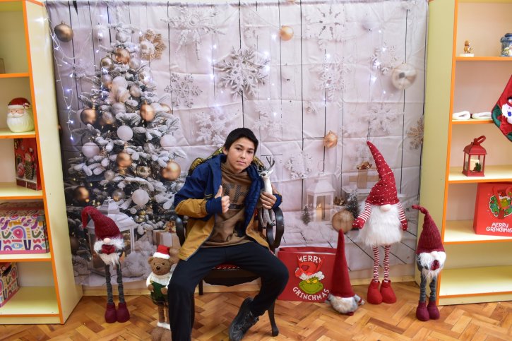 Коледна украса в ОбУ „Св. св. Кирил и Методий“, гр. Димитровград