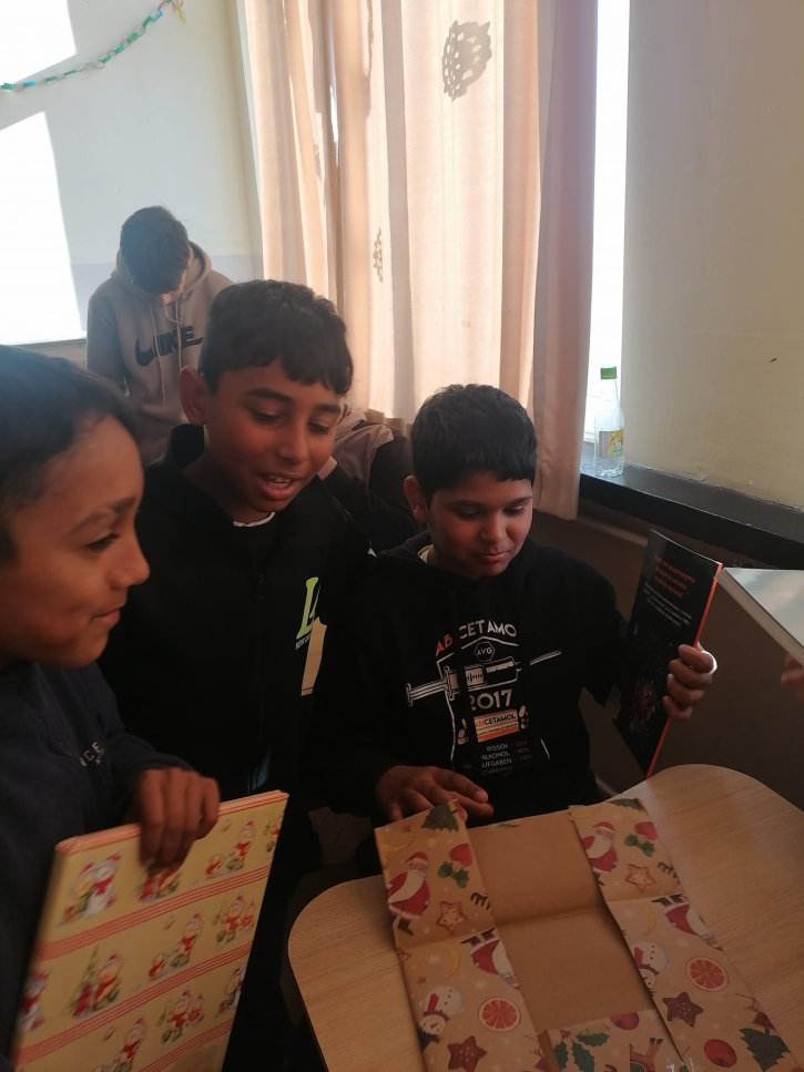 Подаръци за петокласниците от кампанията 