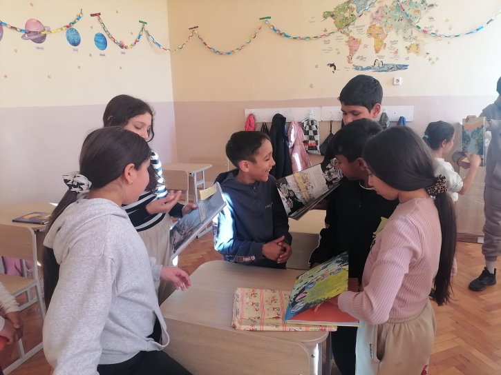 Подаръци за петокласниците от кампанията 