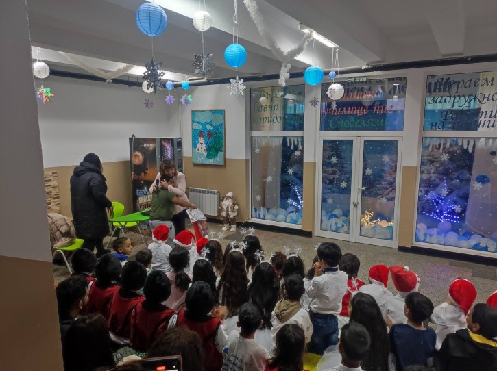 Коледно тържество в начален етап