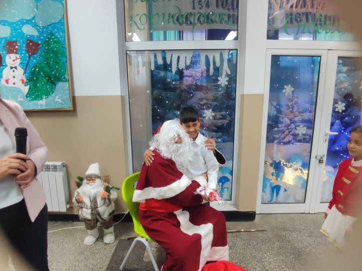 Коледно тържество в начален етап