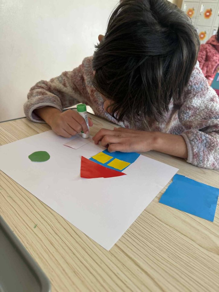 Апликации с геометрични фигури в група ЦДО – 1. и 2. класа