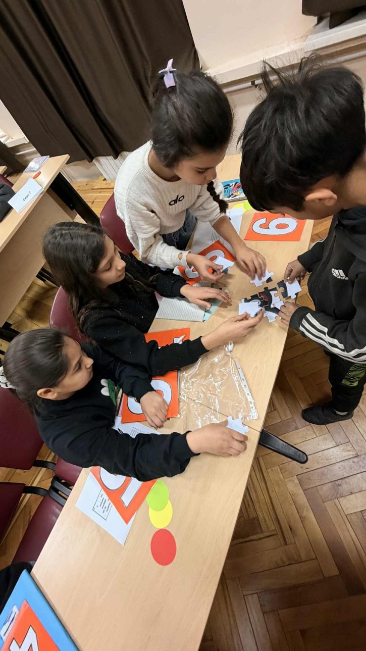 Мултидисциплинарен открит урок на тема „Приказка за десетичната запетая“