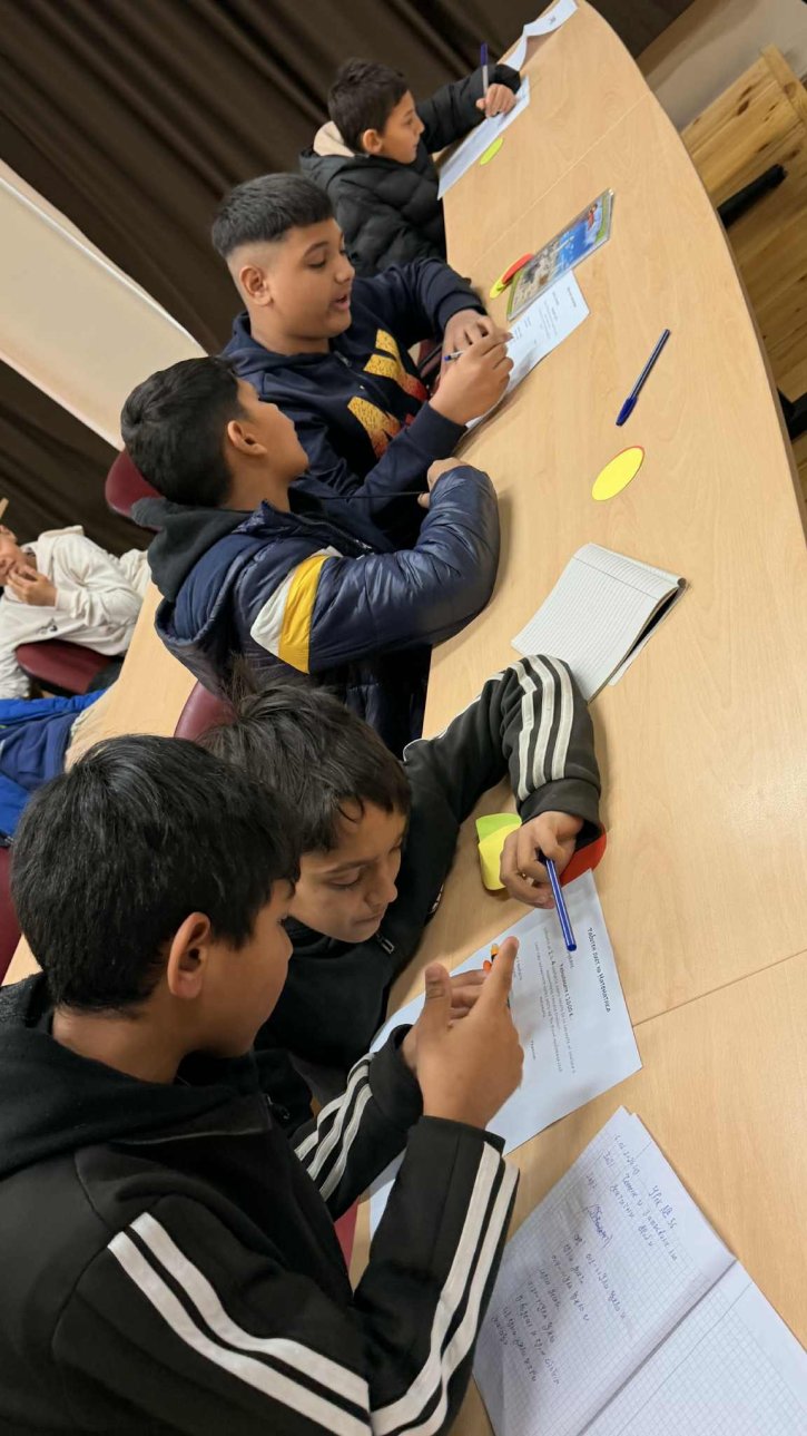 Мултидисциплинарен открит урок на тема „Приказка за десетичната запетая“