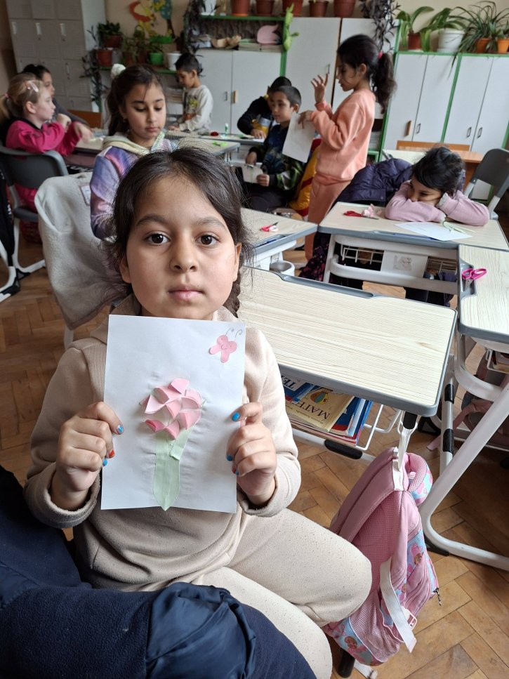 Апликации с цъфнали зюмбюли.