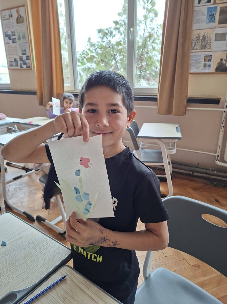 Апликации с цъфнали зюмбюли.