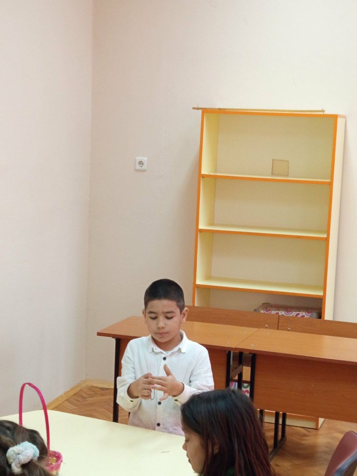 Работилница за мартеници с родители и ученици.