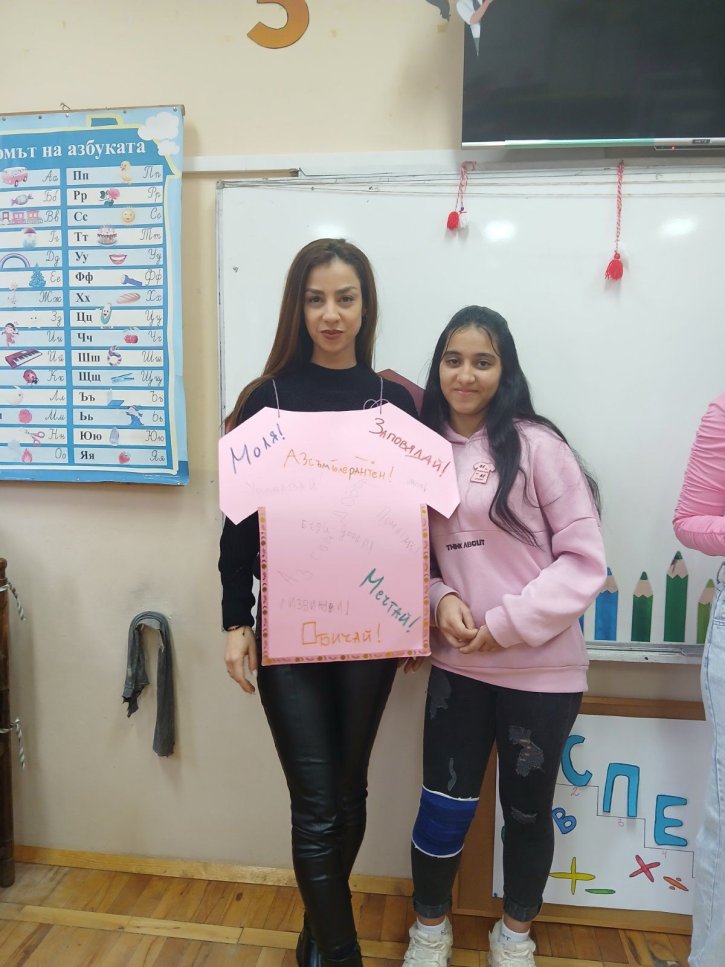 Ученическият съвет отбеляза Международния ден на розовата фланелка.