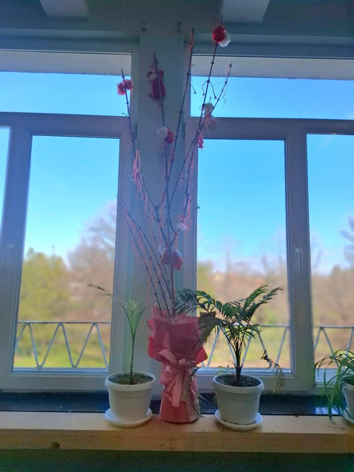 Ученическият съвет донесе пролетно настроение по случай Баба Марта