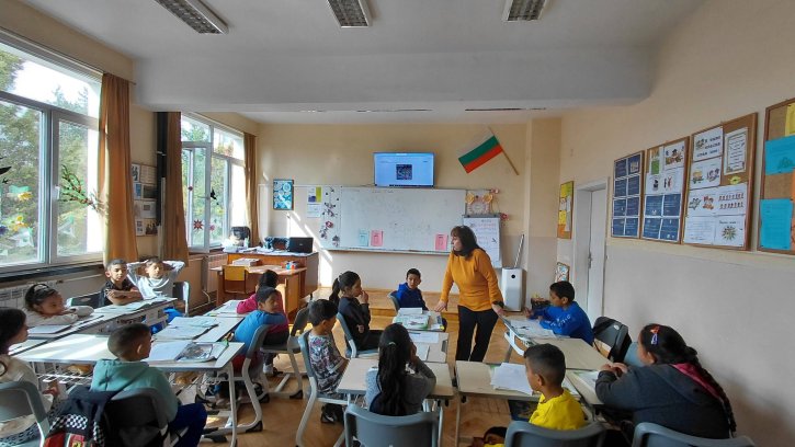 Ученици от 2. клас с вдъхновяващ открит урок, посветен на добротата и природата.