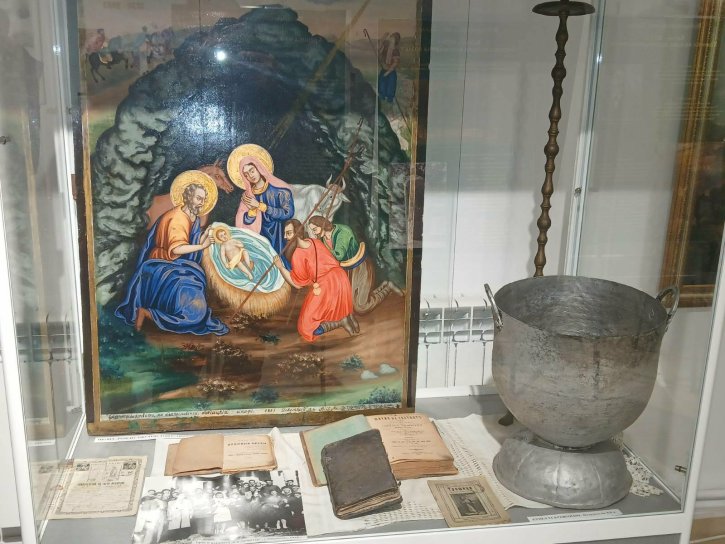 Ученици посетиха изложбата „Батак 1876 г. – хроника на една безсмъртна пролет“ в Исторически музей – Димитровград.