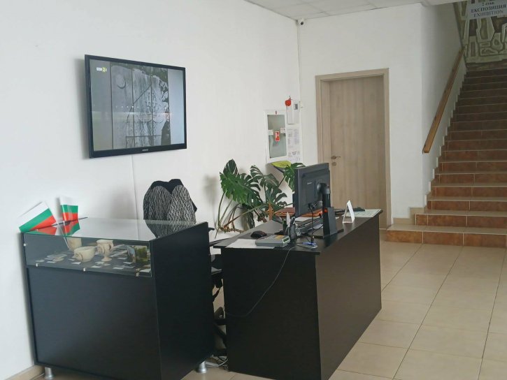 Ученици посетиха изложбата „Батак 1876 г. – хроника на една безсмъртна пролет“ в Исторически музей – Димитровград.