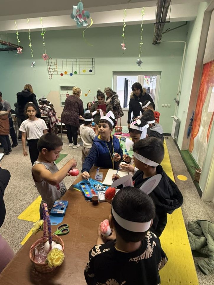 Ученици и родители се включиха в нашата великденска творческа работилничка.