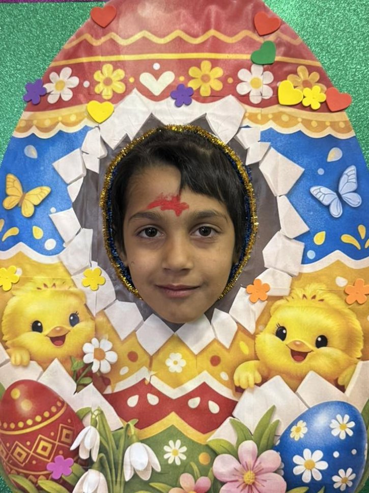 Ученици и родители се включиха в нашата великденска творческа работилничка.