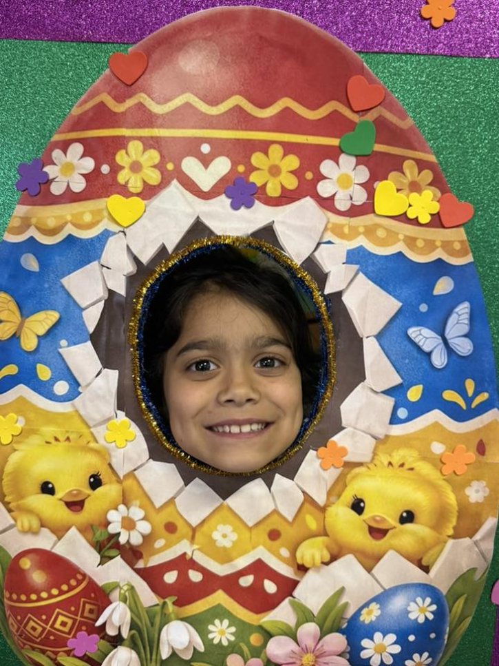 Ученици и родители се включиха в нашата великденска творческа работилничка.