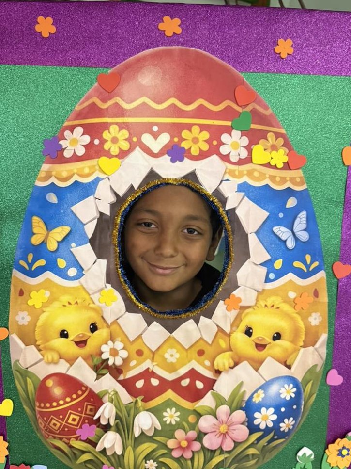 Ученици и родители се включиха в нашата великденска творческа работилничка.