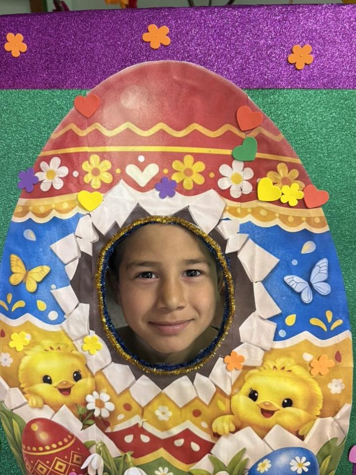 Ученици и родители се включиха в нашата великденска творческа работилничка.