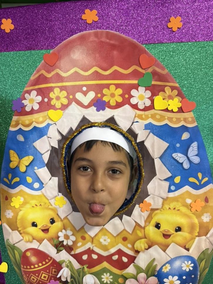 Ученици и родители се включиха в нашата великденска творческа работилничка.