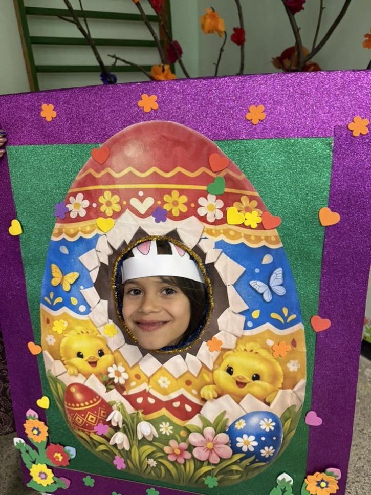 Ученици и родители се включиха в нашата великденска творческа работилничка.