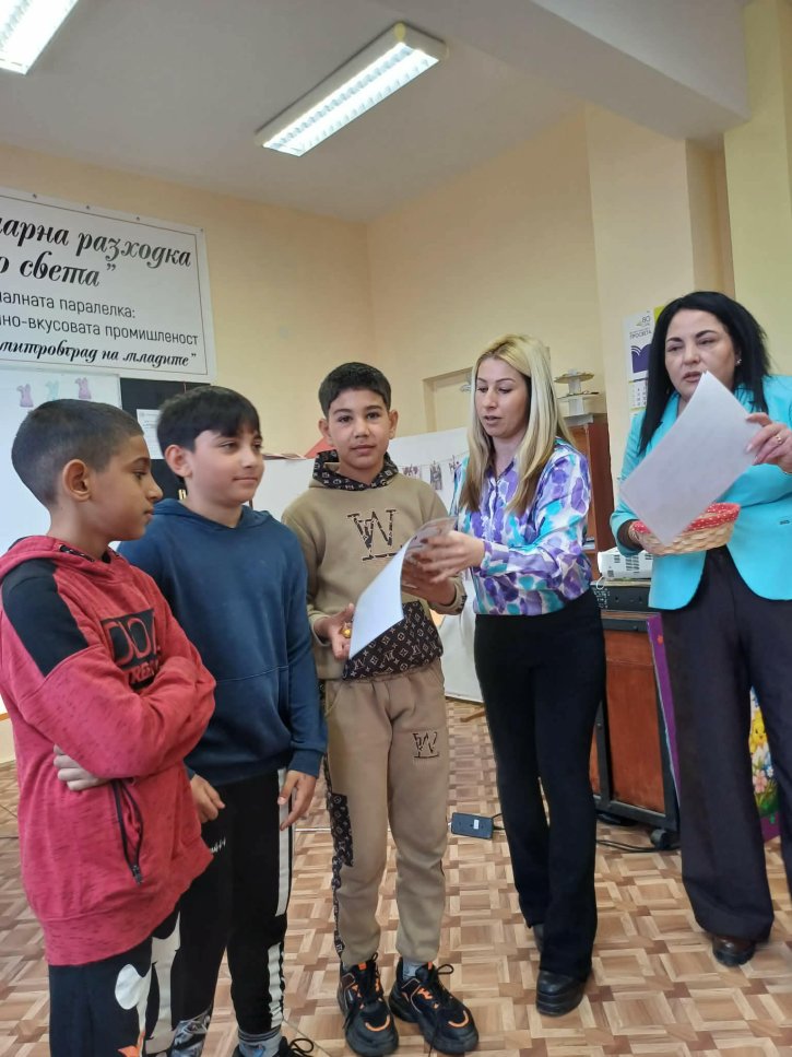 Празнична инициатива с великденски игри, викторина и кулинарно състезание.