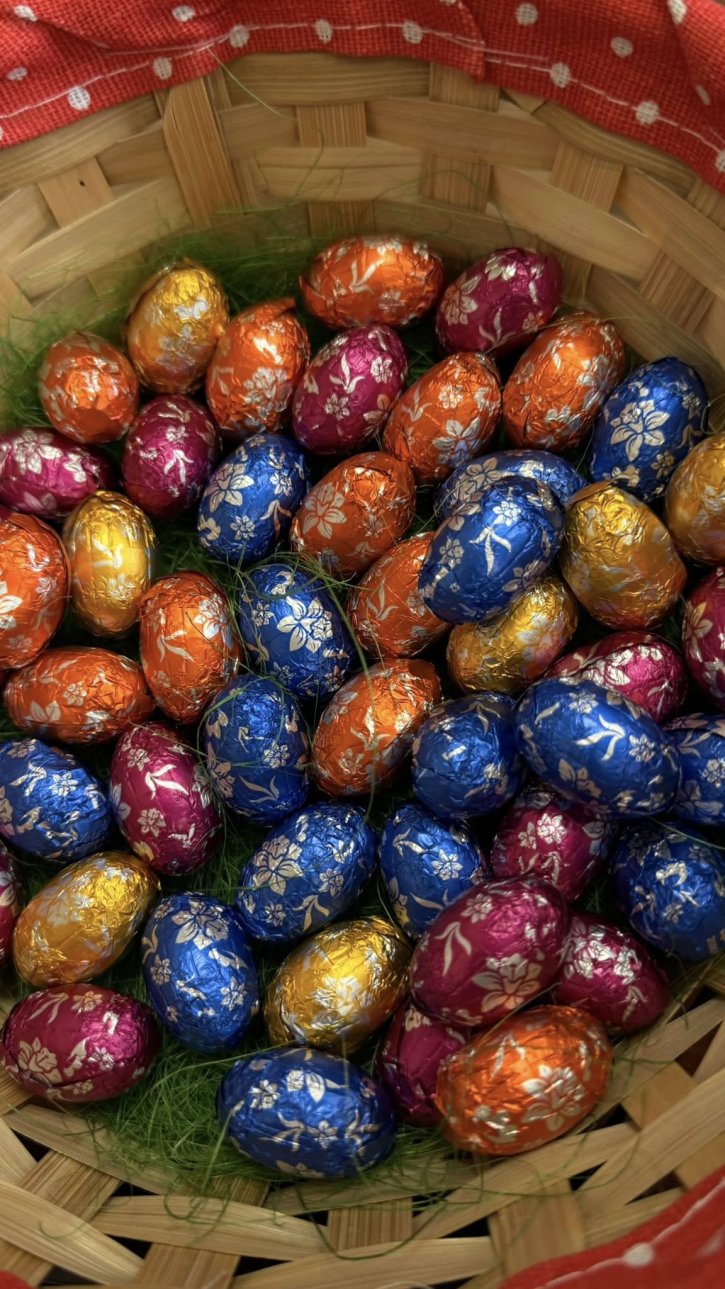 Празнична инициатива с великденски игри, викторина и кулинарно състезание.