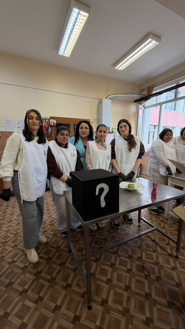 Празнична инициатива с великденски игри, викторина и кулинарно състезание.