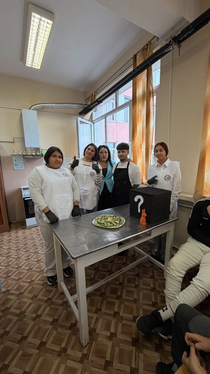 Празнична инициатива с великденски игри, викторина и кулинарно състезание.