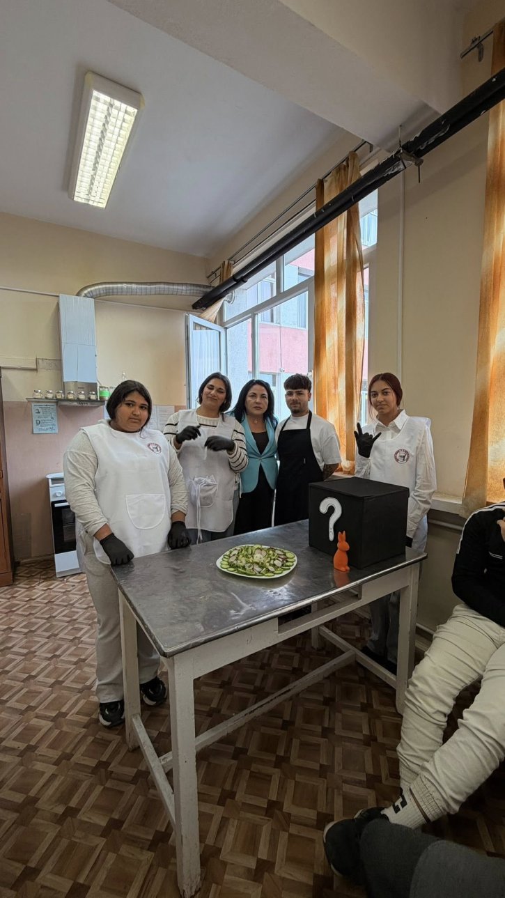 Празнична инициатива с великденски игри, викторина и кулинарно състезание.