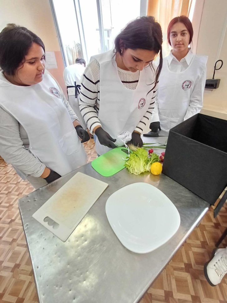 Празнична инициатива с великденски игри, викторина и кулинарно състезание.