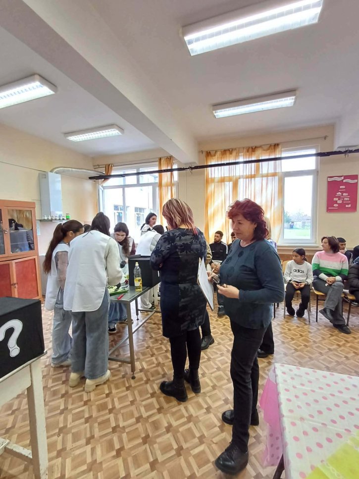 Празнична инициатива с великденски игри, викторина и кулинарно състезание.