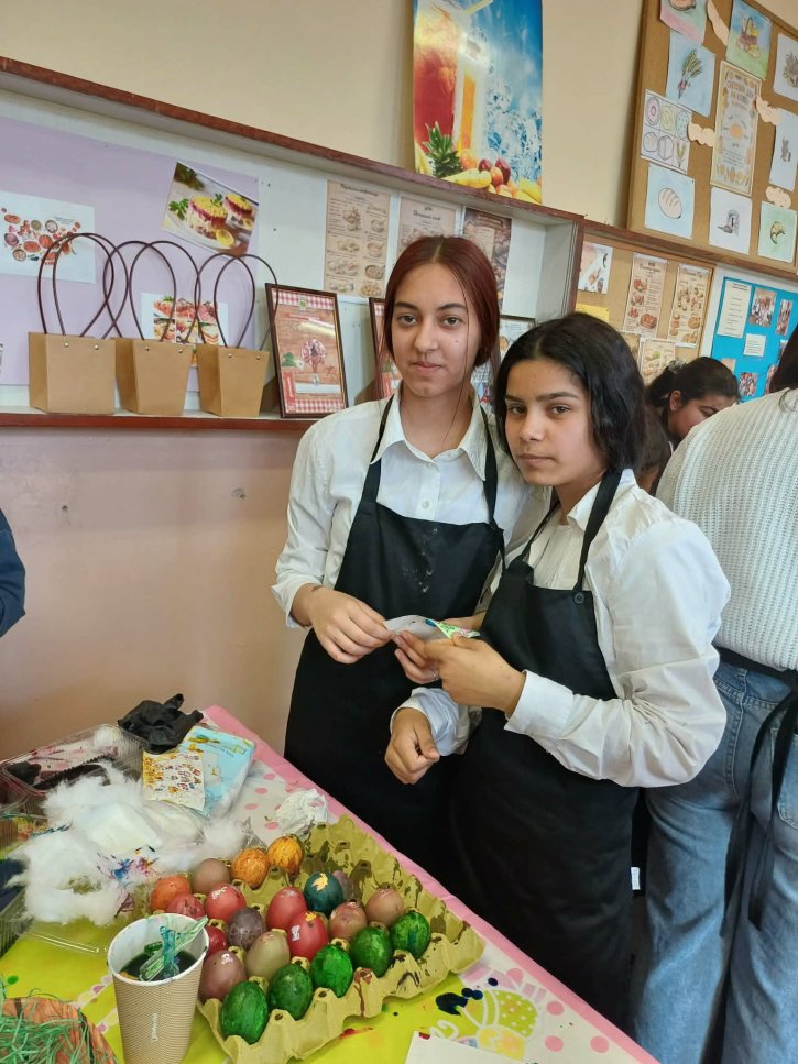 Празнична инициатива с великденски игри, викторина и кулинарно състезание.