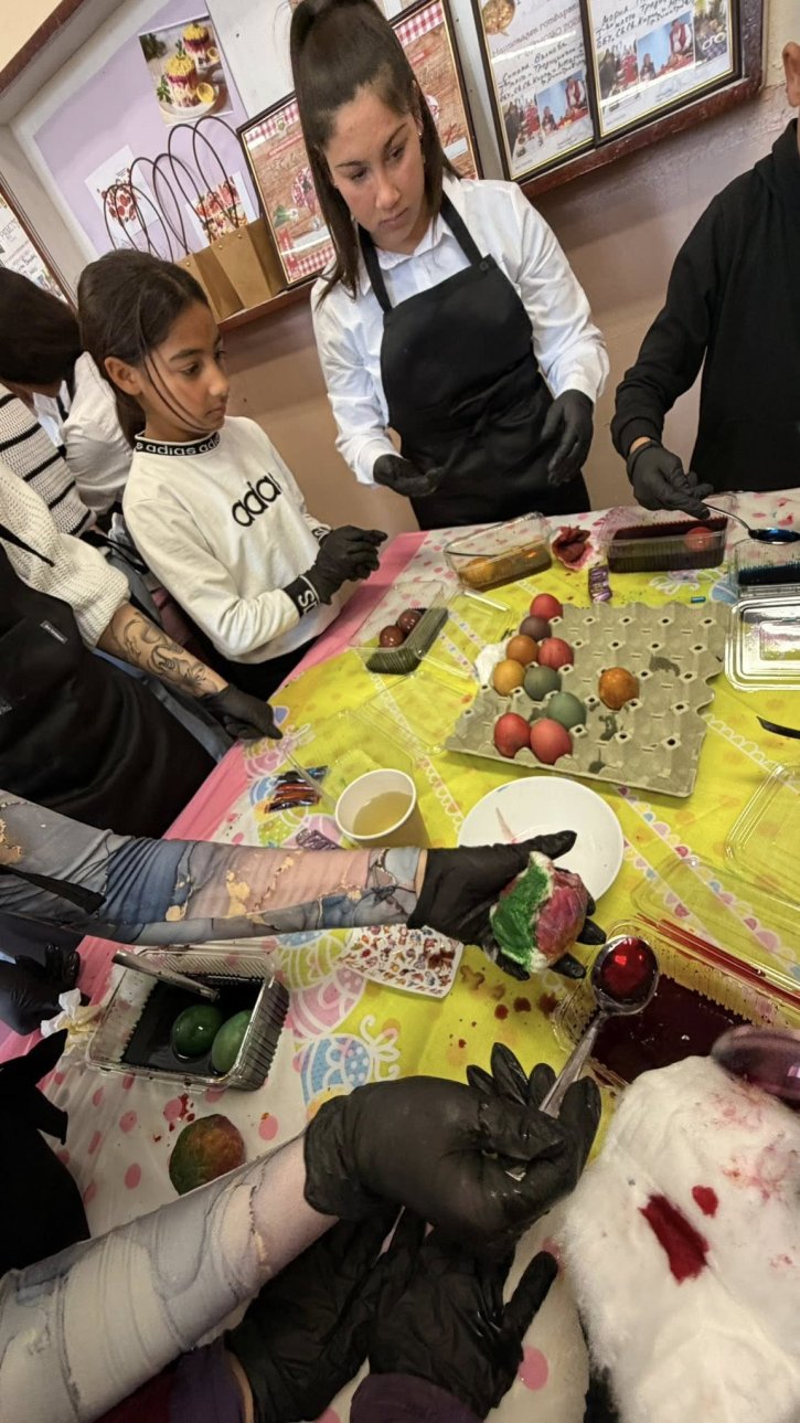 Празнична инициатива с великденски игри, викторина и кулинарно състезание.