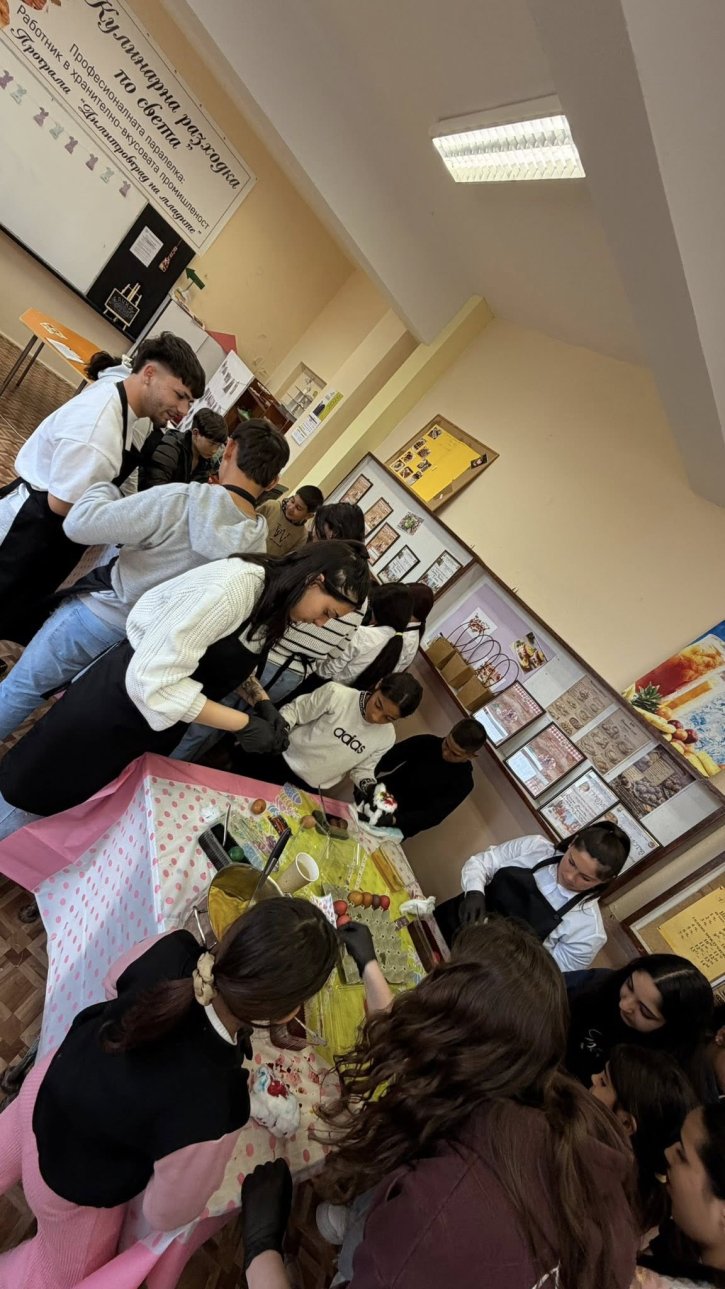 Празнична инициатива с великденски игри, викторина и кулинарно състезание.