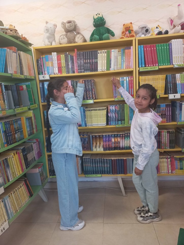 Среща с детския писател Гочо Гочев в Градска библиотека „Пеньо Пенев“