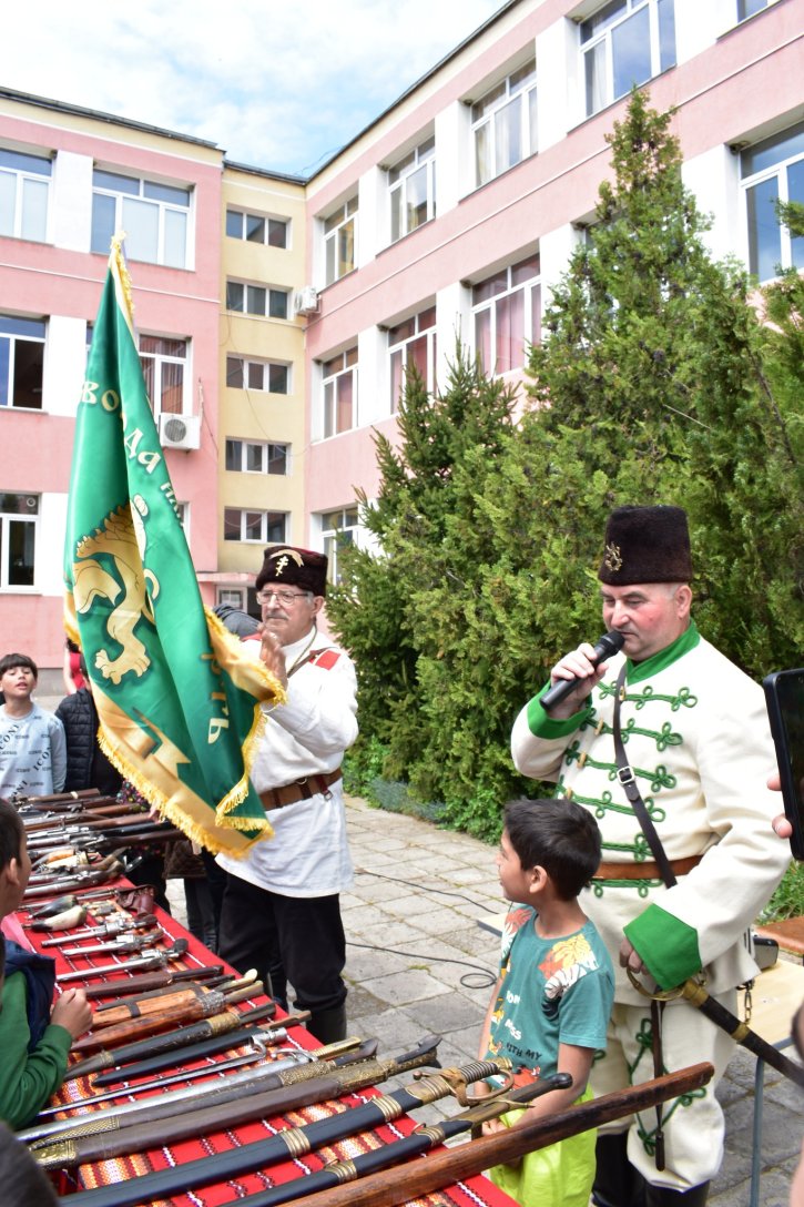 Тържество по повод 150 години от Априлското въстание с участието на НД „Традиция“