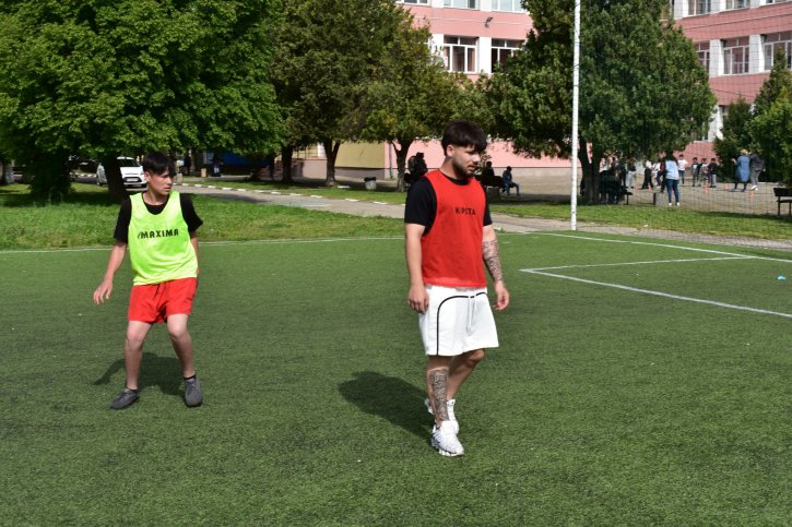 Спортният дух обедини учениците на ОбУ „Св. св. Кирил и Методий“.