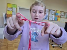 Първите мартенички на второкласниците.