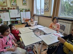 Първите мартенички на второкласниците.