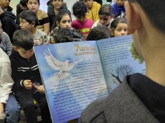 Баба Марта на гости на учениците от начален етап.