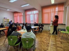 Четене, размисъл и знание в среща с г-жа Весела Карамфилова.