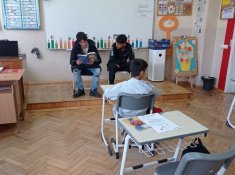 Походът на книгите събра първокласници и десетокласници.