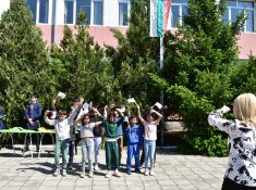 Тържествено награждаване на изявени ученици по повод патронния празник.