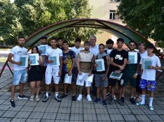 С поглед към бъдещето – 10. клас отпразнува своето успешно завършване