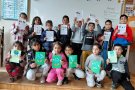 Първокласници отбелязаха Деня на Земята с творчество и грижа за природата.