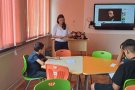 Петокласници отбелязаха Деня на Ботев с открит урок по история.