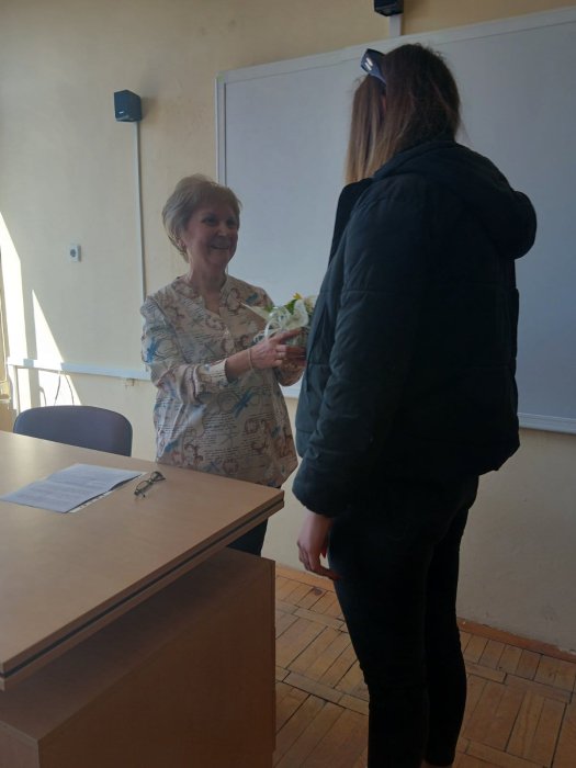 Беседа с учениците от гимназиален етап