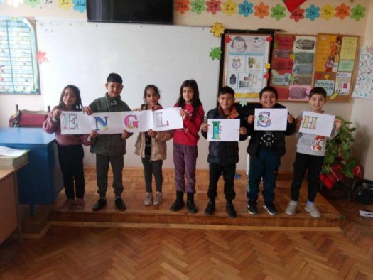 Учим и се забавляваме в час по Английски!