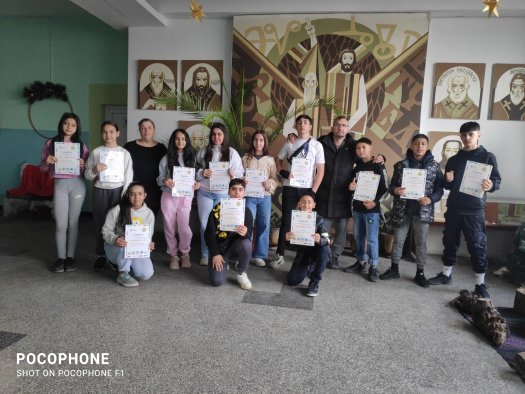 Грамоти за учениците от клуб „На ти с IT“, взели участие в инициативата „Без грешки на пътя“